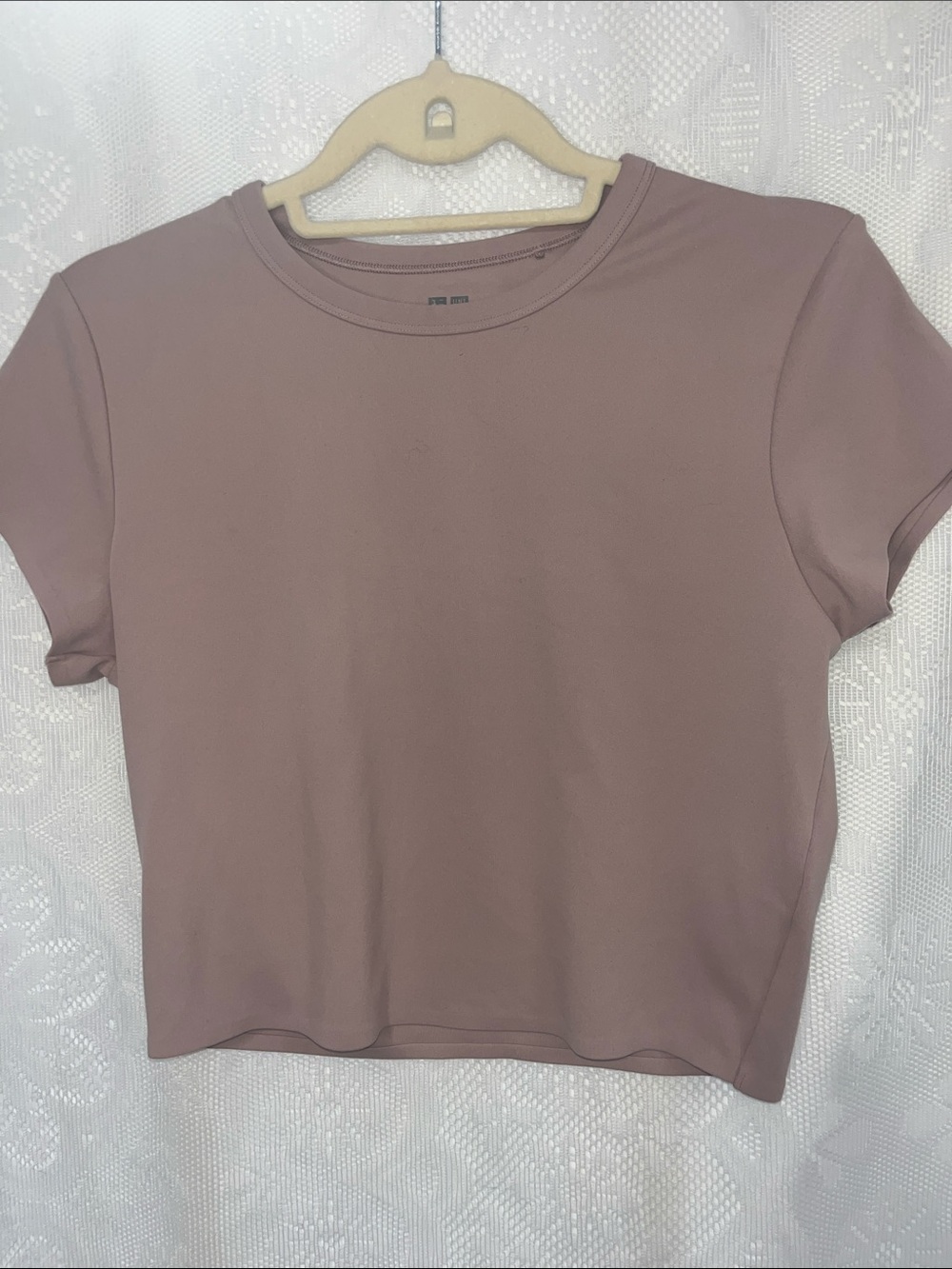 Uniqlo Short Sleeve Crewneck Top in Mauve Pink M